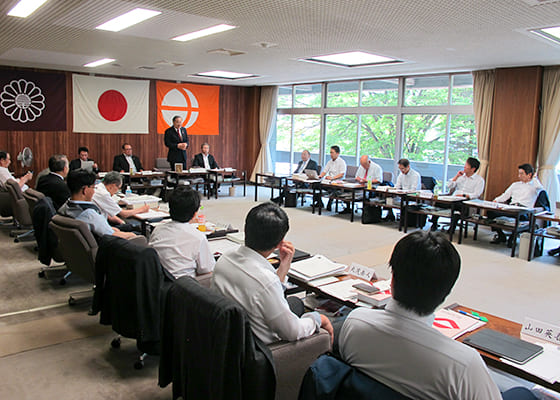 県議団について